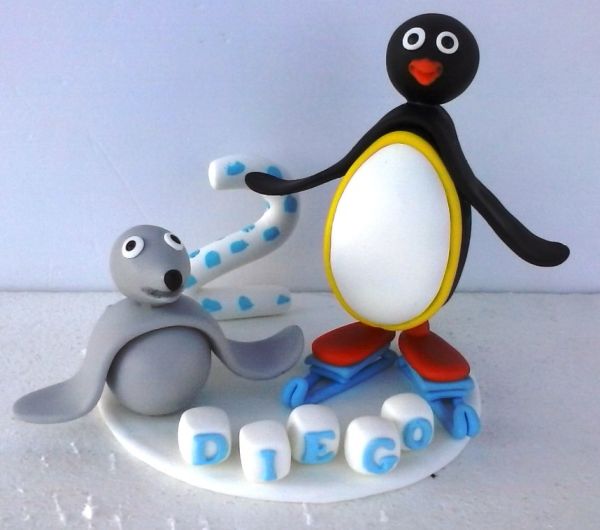 Topo de bolo com vela Pingu